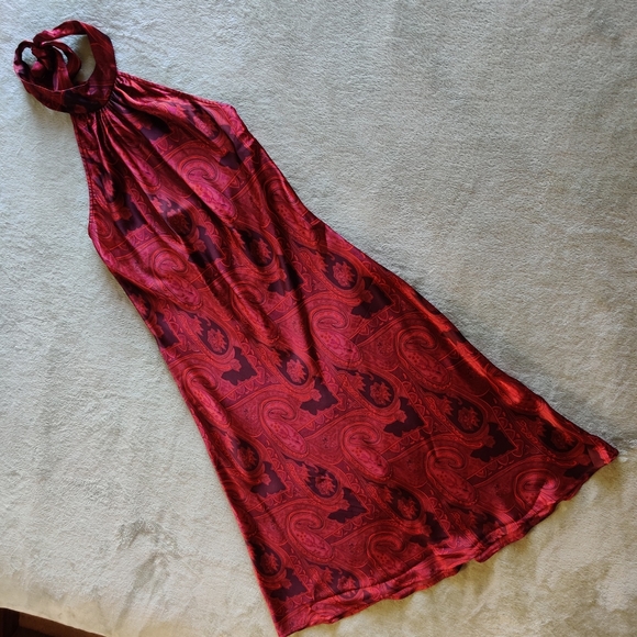 SOLD.......Stunning Silk Halter Dress - Picture 3 of 15